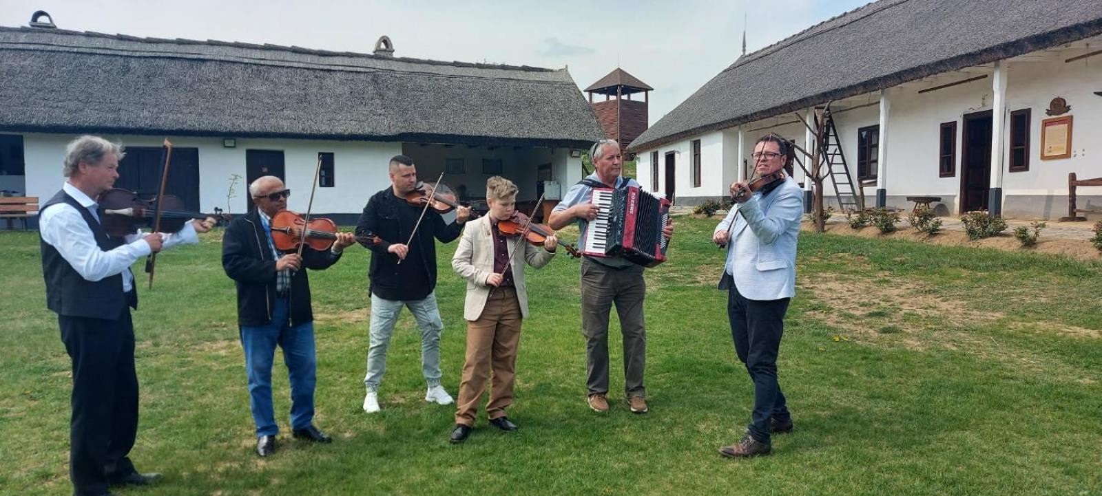 Ferienwohnung Zsindely Haz Karolyfalva Sátoraljaújhely Exterior foto